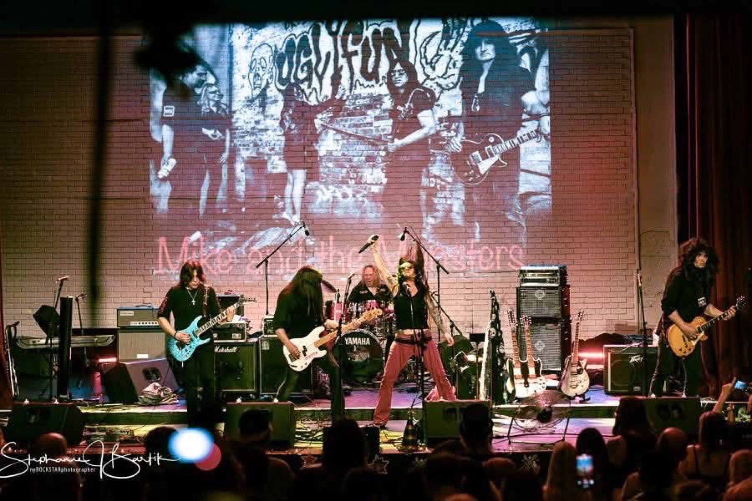 Mike and the Monsters live on stage